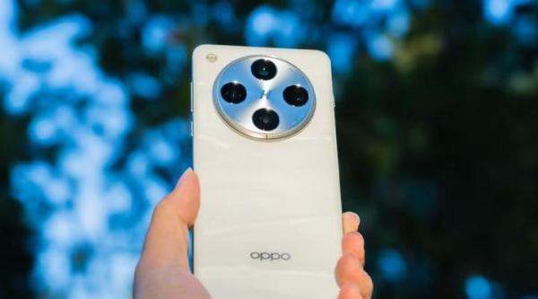 OPPO再度妥协，天玑9400+耐摔曲屏+5000万四主摄+5910mAh，现已降价1413元