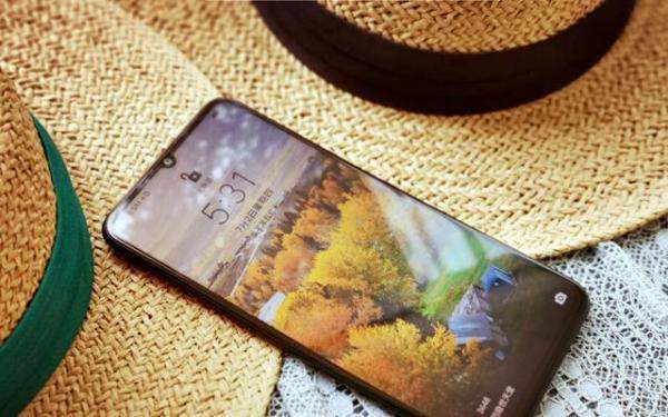 最值得入手的3款华为千元机，买了就是赚了