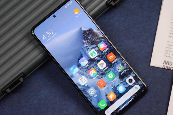 小米海报显示红米Note12Pro+将采用曲面屏，你对该产品有什么期待？