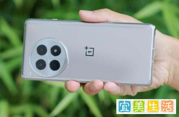 同价格手机中的“标杆”，一加Ace3 Pro才卖3199元起，6100mAh+骁龙8Gen3