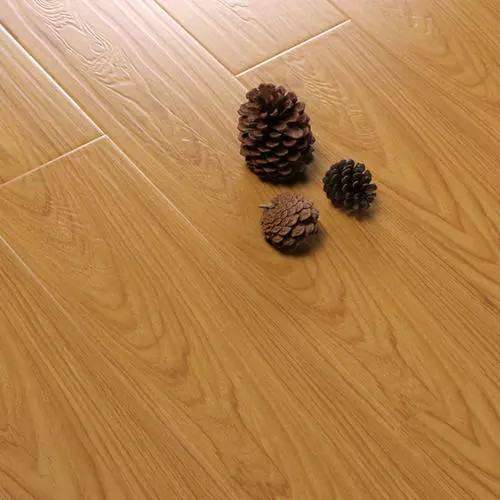大自然实木复合地板和圣象实木复合地板