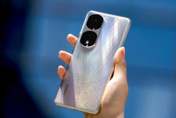 荣耀70系列官宣支持100W闪充，该系列哪款值得入手？