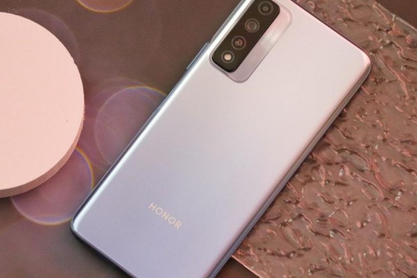 荣耀畅玩40plus大小重量多少？