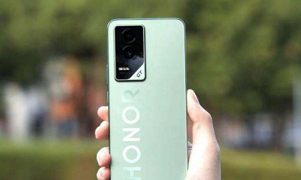 荣耀GT价格大跳水，12GB+256GB+骁龙8Gen3低至1572元，还值得买吗