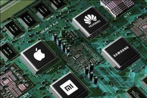 苹果A13和华为麒麟990芯片，哪一个实际性能更强？