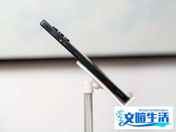 将探索版进行到底的红魔8 Pro+氘锋透明版开箱