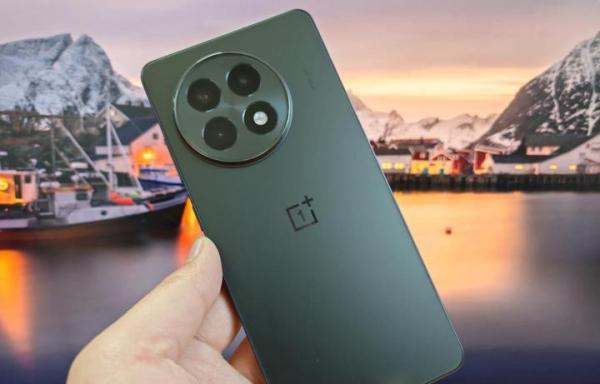 一加不要利润了？骁龙8Gen3+6400mAh才卖1869元，金属中框+IMX906