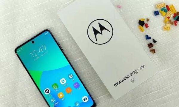 512G大存储空间手机仅2499元，骁龙888lus+五千电池，还有1亿像素三摄