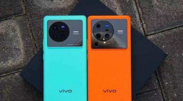 骁龙8+自研芯片V1+蔡司T光学镜头，双电芯80W+5倍光变，4nm旗舰值得