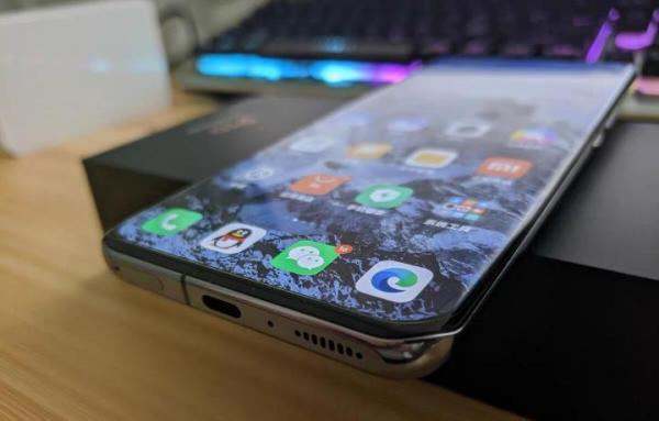 跌价1600元，2K分辨率+IP68防水+5000mAh，这才是小米真香高端机