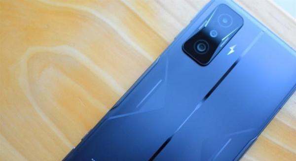 红米K50赢了？骁龙8 Gen1+120W闪充，电竞版跌至2499元