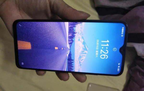 小米4G手机仍旧热销，128GB+6000mAh仅899元，还有双扬声器