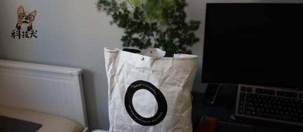 小米穿戴App限量周边大礼包开箱：背包腕带贴纸卫衣 应有尽有