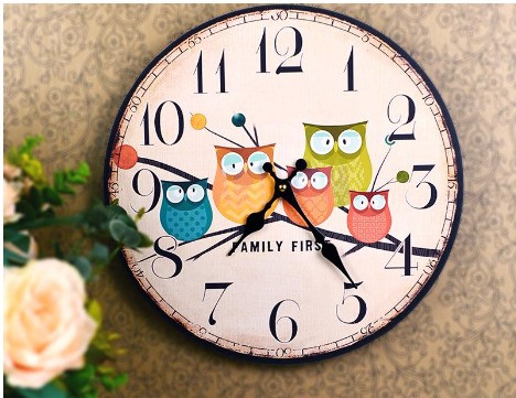 请问钟表秒针走动的声音用什么拟声词表明？