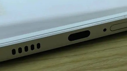 红米k60卡槽旁边的小孔是什么作用