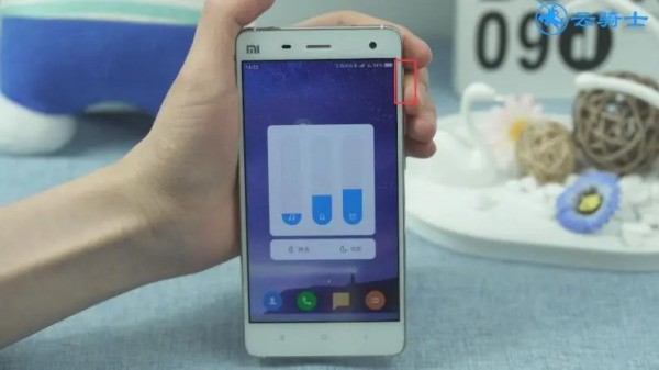 为什么小米触碰音量键会自动增大音量呢？