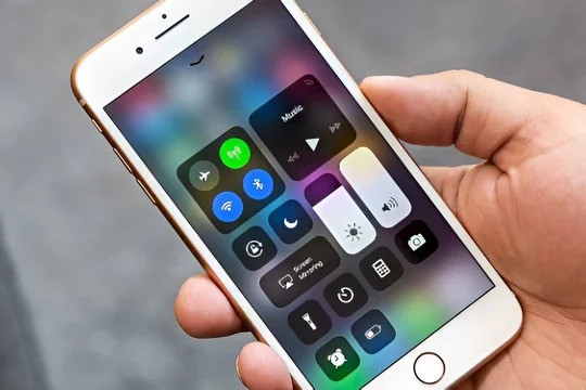 苹果15肿么开机？