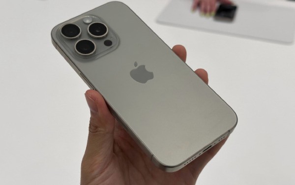 苹果15plus电池能用多久