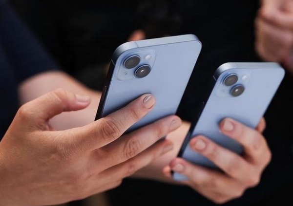 苹果13和15一样大吗