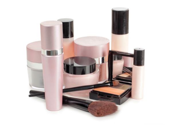 请问大家听说过这个化妆品牌吗（新加坡苹果R3化妆品）我在百度上搜索不到大伙的评价信息呢？是不是假的