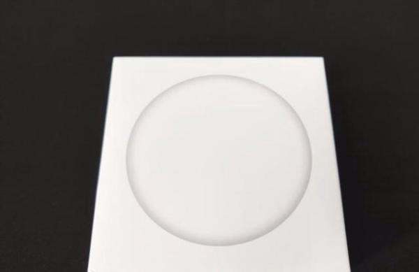 快速无线速充，独立静音风扇，Qi充电标准的小米无线充电器