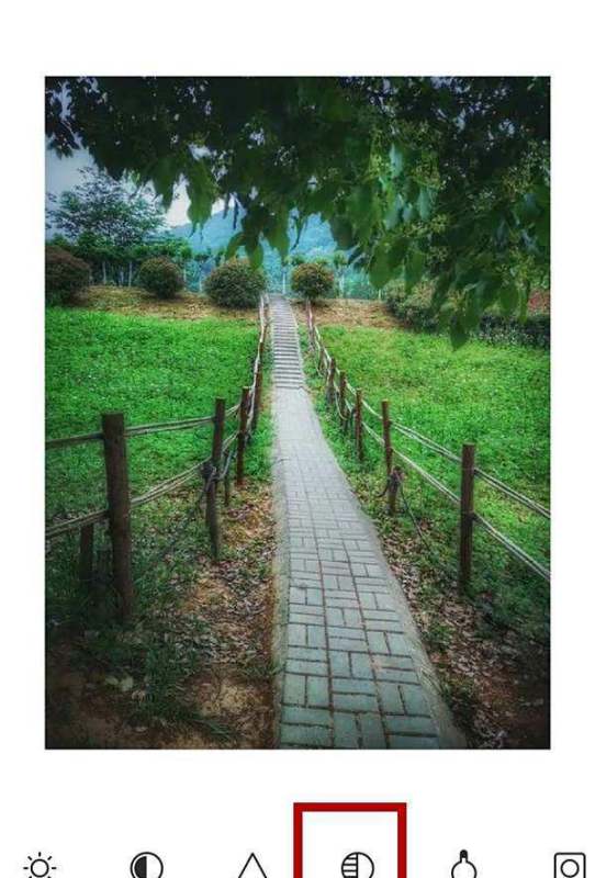 手机照片如何调节饱和度