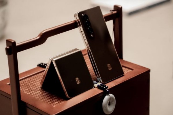 9999元起！三星发布了两款高端旗舰，对手机市场会有哪些影响？