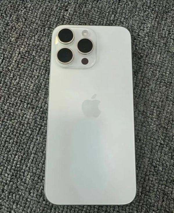 2025国补手机怎样选？618手机价格“雪崩”！这4款机型堪称“跳楼价”，看完再剁手