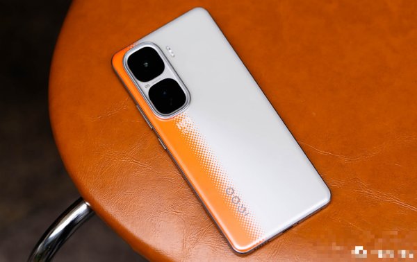 oppo一加ace5至尊版和红米k80至尊版哪个更好