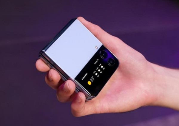 三星w23和fold4哪个更好？