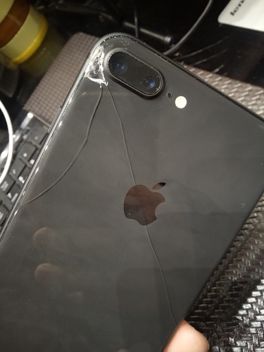 苹果8p换个后面的玻璃屏 多少钱