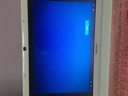 笔记本电脑屏幕由彩色变为黑白