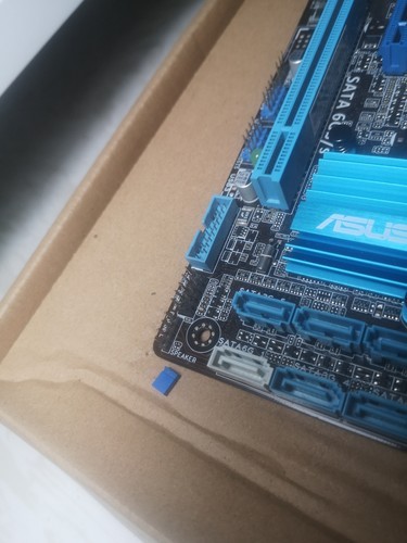 P8B75-M LX PLUS 主板插一条存储空间能开机,两条不能开机??