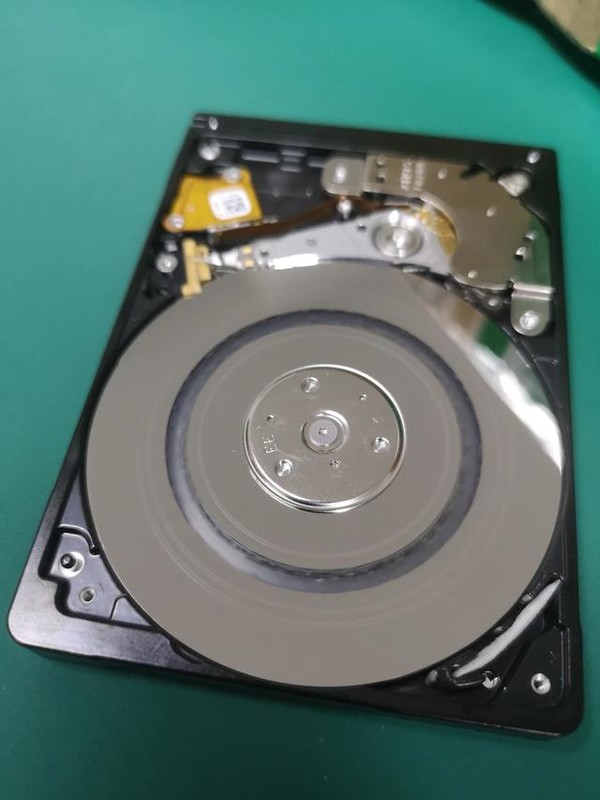 想买个移动硬盘用来保存照片和一些资料，求推荐一款500g到1t的？