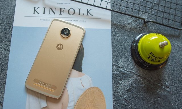 Moto Z2 Play竟然在这方面超过了iPhone7！