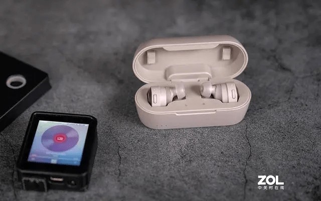 无线化游戏耳机有那种3D音效的专业品牌产品吗？